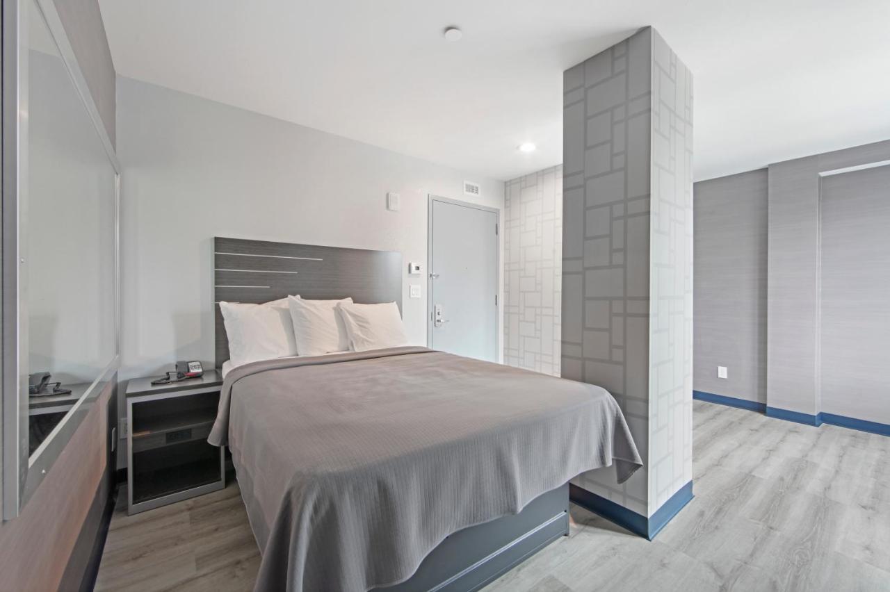 Hotel 365 Bronx - Yankee Stadium New York Exterior photo
